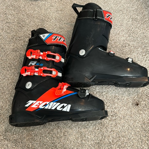 Tecnica Other - Tecnica R9.8 110 Ski Boots